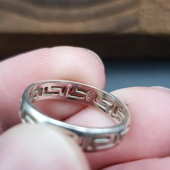 Size 6 925 Sterling Silver Greek Key Style Ring - Picture 4 of 7
